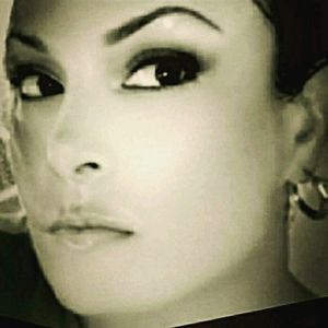 Meet your Posher, Elissa